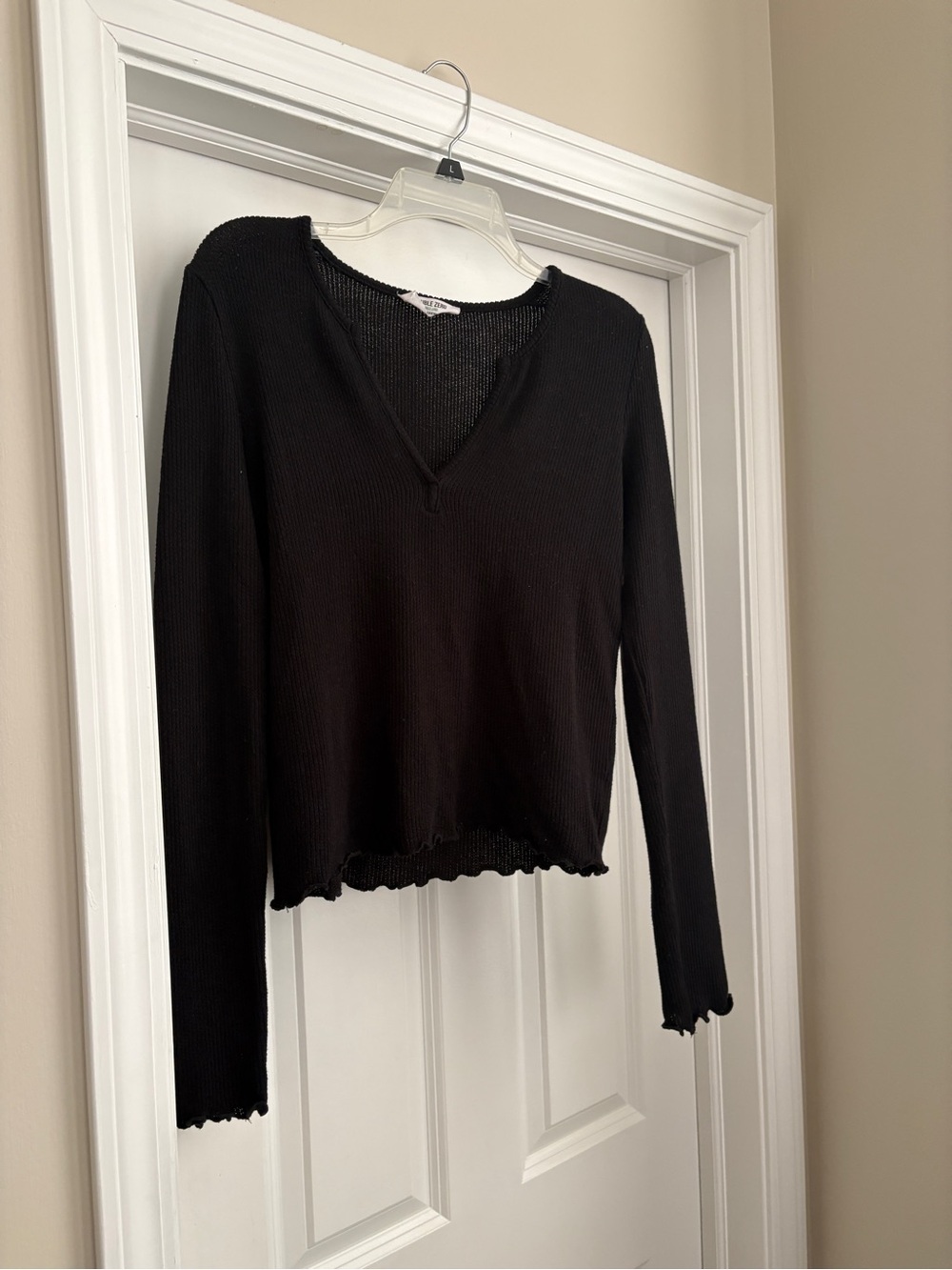 Double Zero V-Neck Lettuce Edge Black Top Women’s Large Layering Normcore Basic - Picture 3 of 5